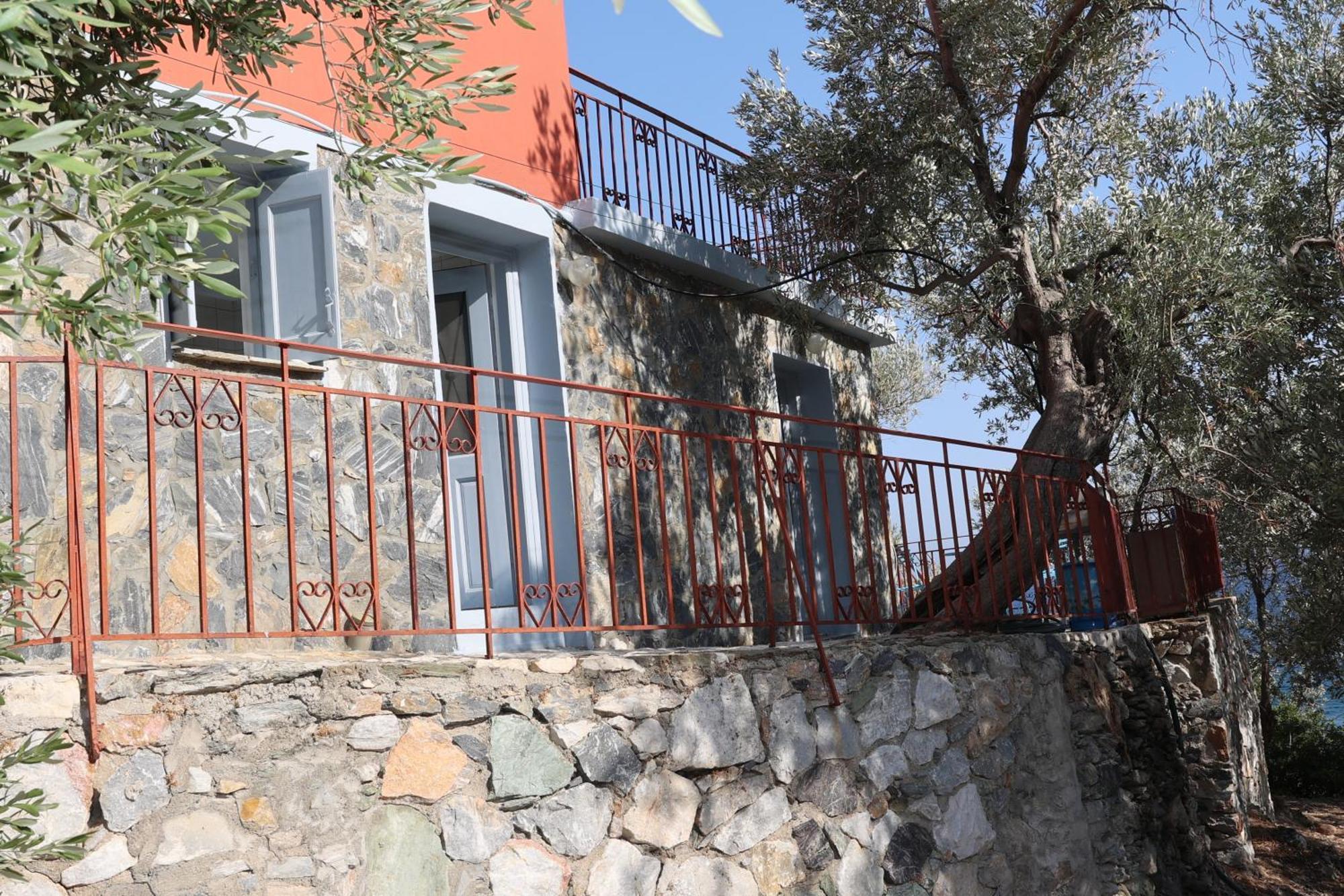 Δωμάτια Κόκκινος Πύργος Plomari Exterior foto