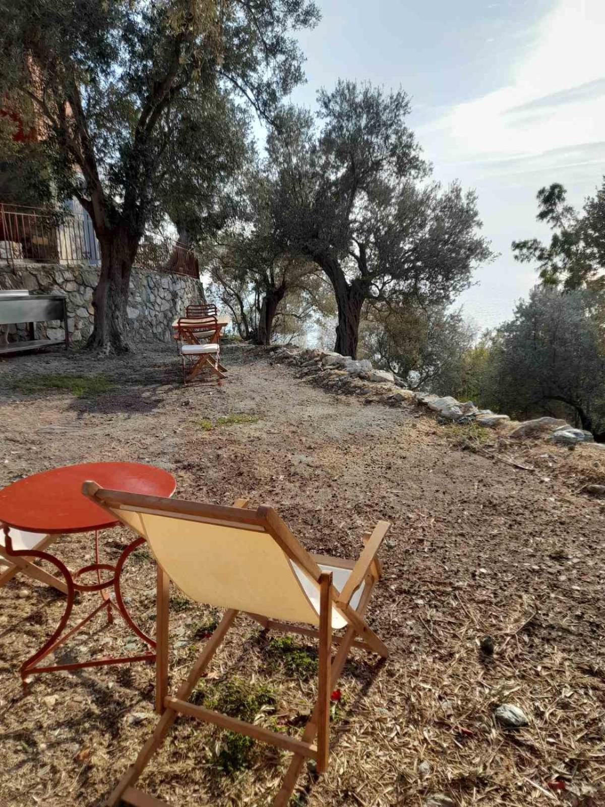 Δωμάτια Κόκκινος Πύργος Plomari Exterior foto